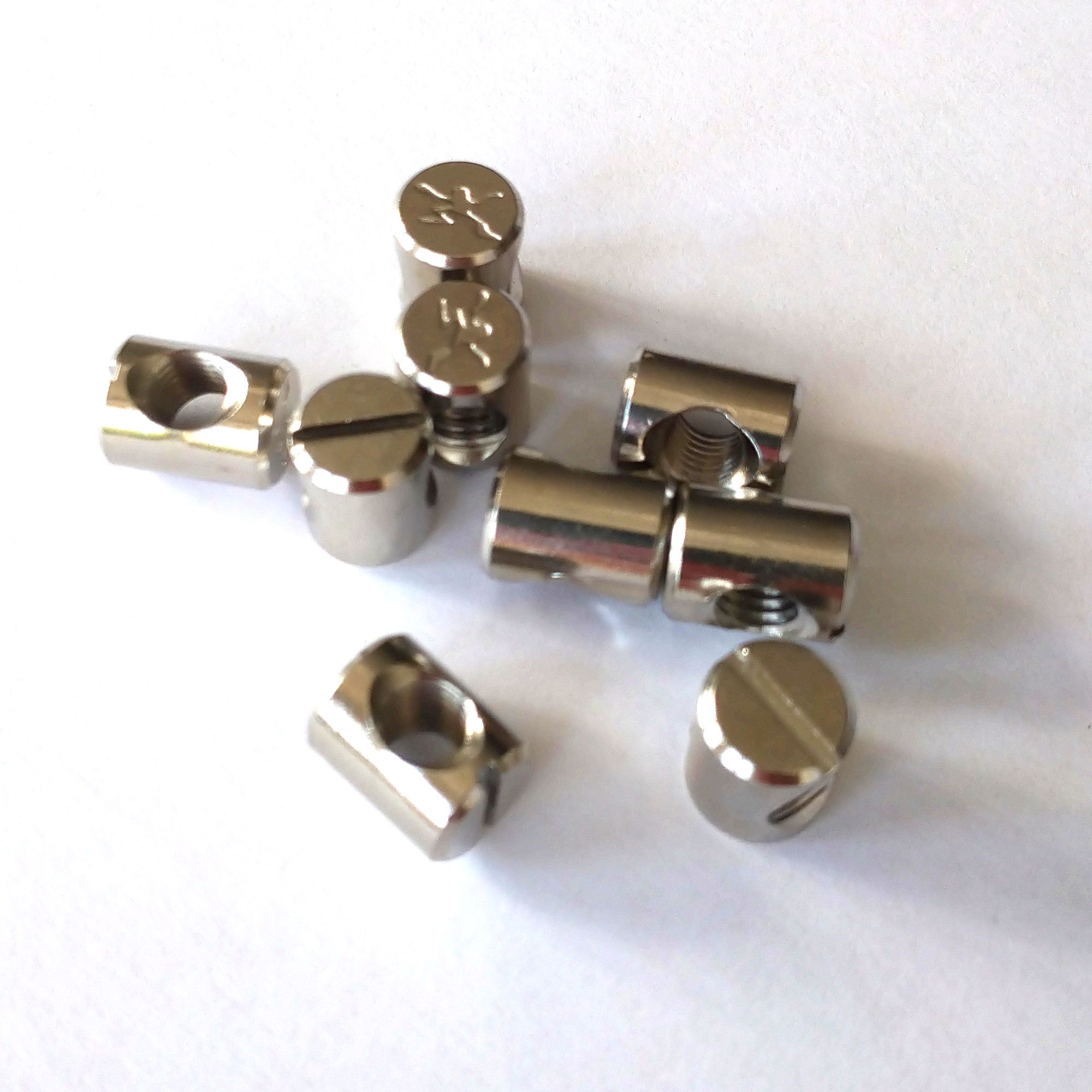 10x Insert 9/6mm für Windsurf Finnenschraube