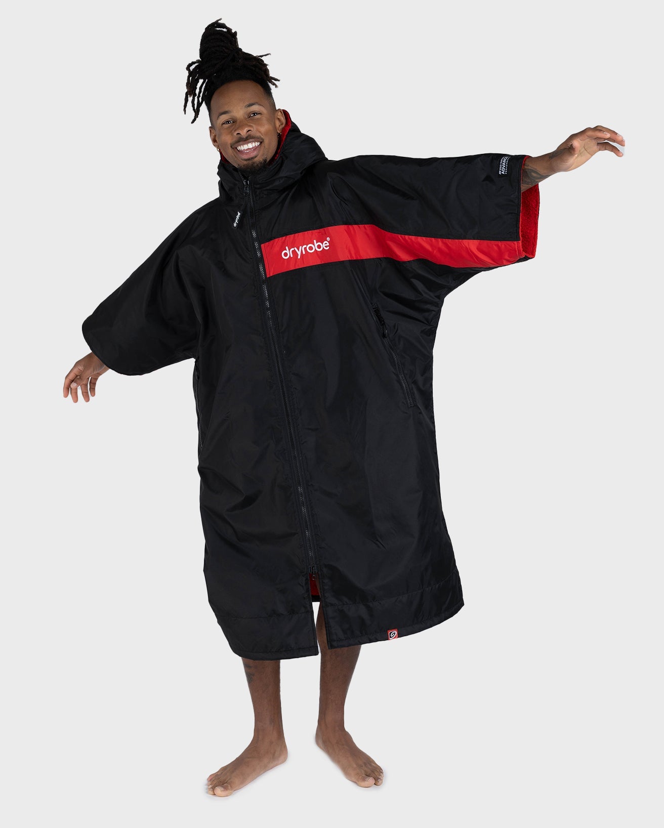 DRYROBE Advance Short Sleeve Black Red wetterfester Kurzarm Outdoor-Umkleidemantel
