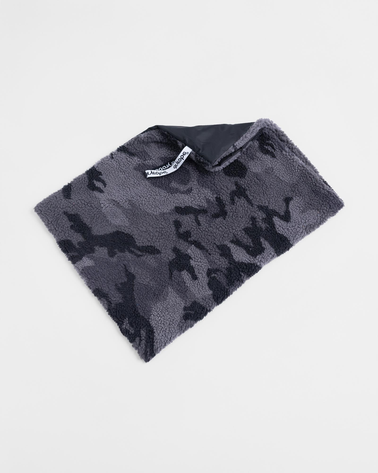 DRYROBE Cushion Cover Black Camo